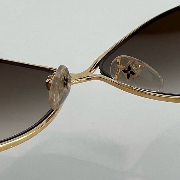 LOUIS VUITTON GOLD METAL FRAME SUNGLASSES NWOTS! - Picture 15 of 17